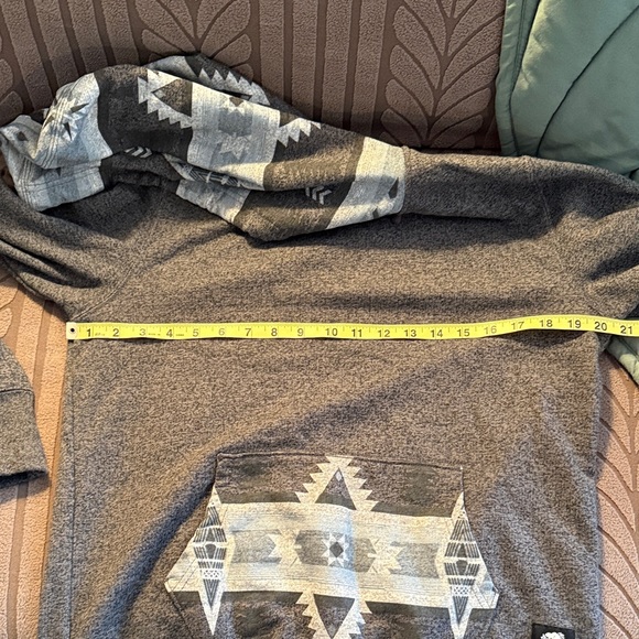 Pendleton Roots Aztec Charcoal Knit with Logo Patch - Picture 15 of 16